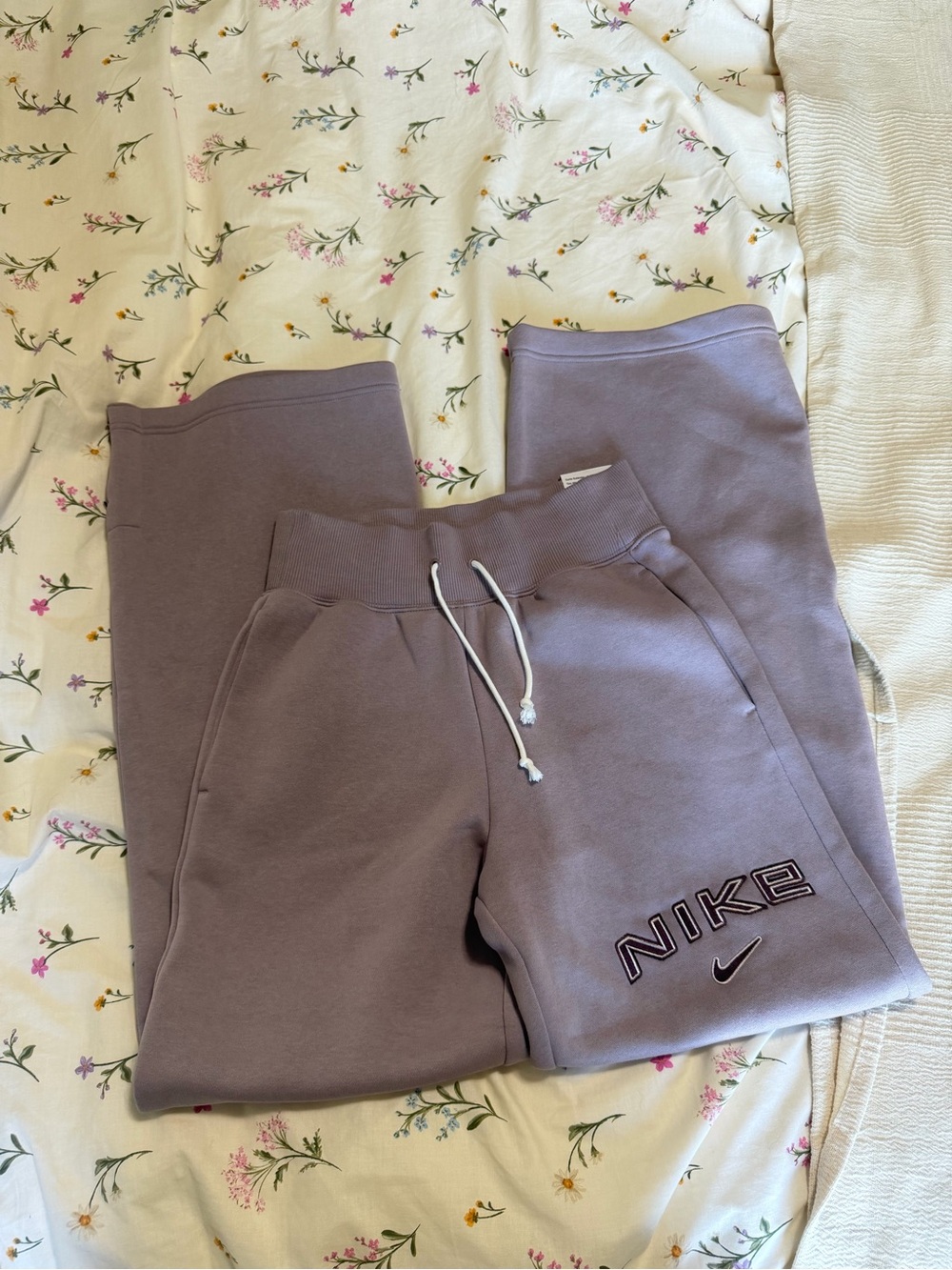 NEW NIKE WIDE LEG FLEECE PANTS